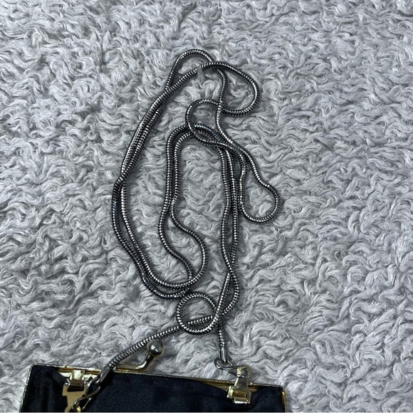 Vintage Accessory Lady Beaded Sequined Scalloped Change Purse with Kiss Clasp - Picture 9 of 11